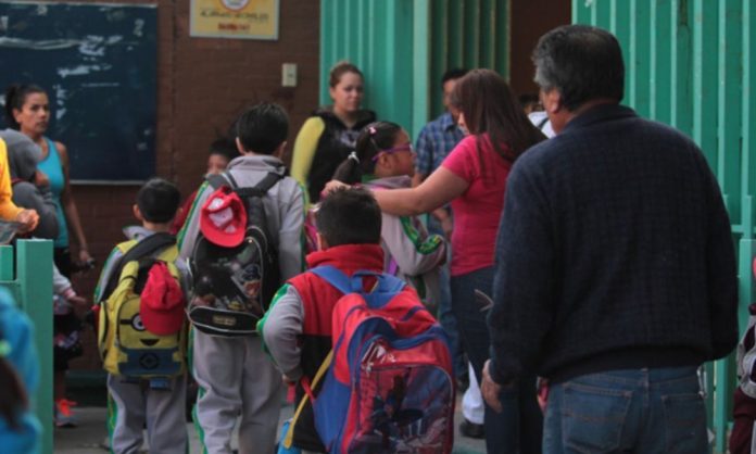 Regresan a clases 25.4 millones de estudiantes